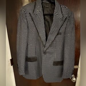 Barabas NWT Black & White Dot-Pattern Sport Coat with Contrast Trim. Size 44R.
